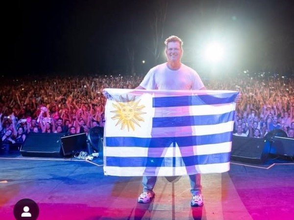 “Gracias por su cariño y por recibirnos con tanta alegría”: Carlos Vives brindó un show en El Placer