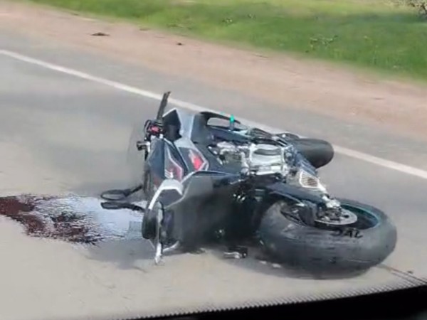 Un motociclista sufr...