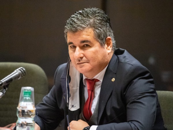 Acosta y Lara: “Me cansé de la grieta de los fachos y los no fachos”; “No creemos en la izquierda ni en la derecha”