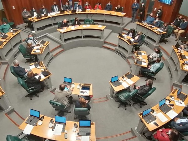 No habrá llamado a sala al intendente por transporte público y condiciones de terminales; Antía dijo que el FA “larga bolasos”