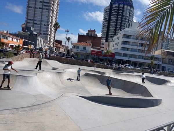 Individuo con antecedentes causó desorden en pista de skate y daños en un centro de salud; está a disposición de Fiscalía