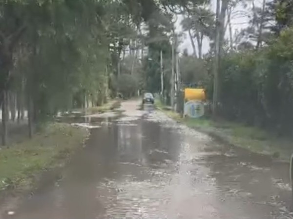 caño roto, agua, deborde