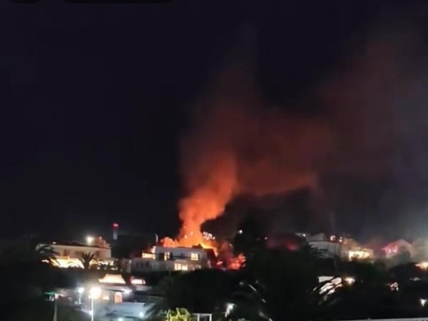 Incendio en parrillero afectó una vivienda en el cerro San Antonio