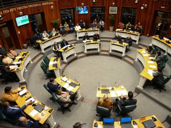 Junta Departamental votó excepción para construir un edificio de 99 apartamentos en La Barra y Garlo dijo que “no hay ningún informe técnico que respalde este proyecto”