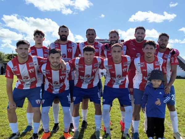 Libertad se mantiene en la cima; San Carlos y Atlético Fernandino también sumaron de a tres