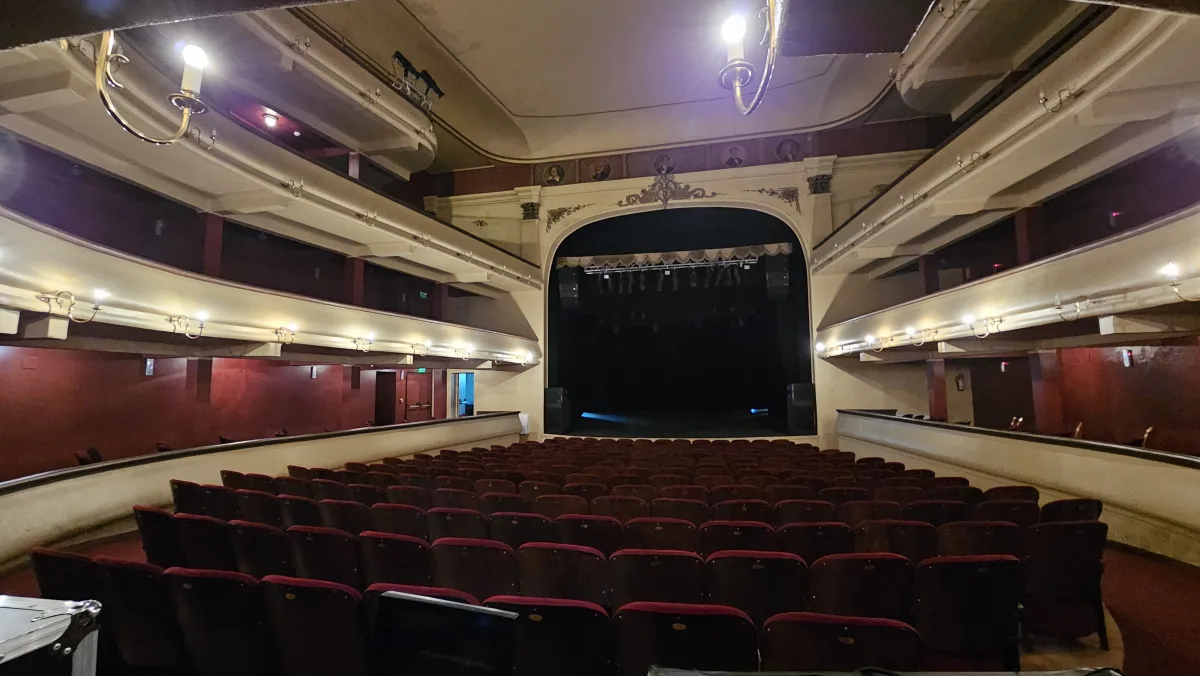Obra teatral “Las co...