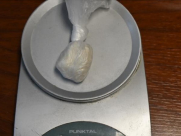 Condenaron a un joven y formalizaron a un adolescente por llevar 25 gramos de cocaína encima