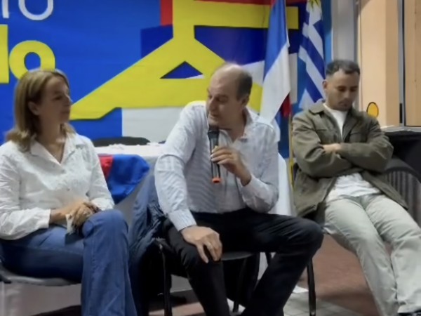 De los Santos dijo q...