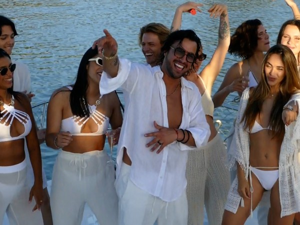 Fernando Cristino filmó el clip de "Resiliencia", la canción que promete convertirse en el hit del verano