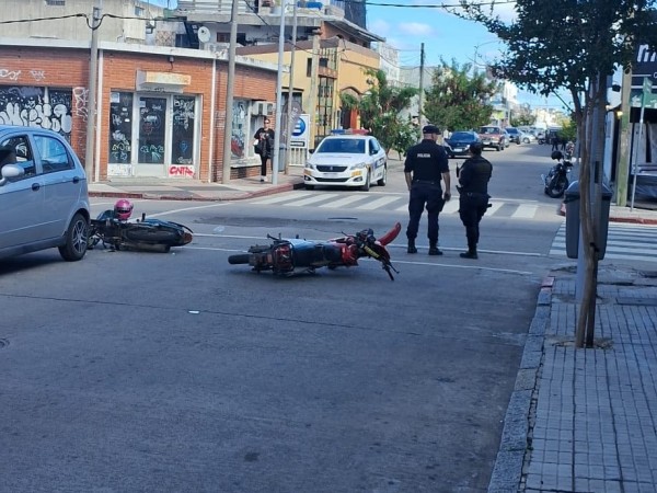 Siniestro de tránsito: dos motos chocaron en la calle Dr. Edye