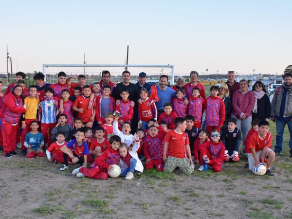 Inauguraron la primera cancha de césped sintético para baby fútbol en Melo  » Portal Medios Públicos