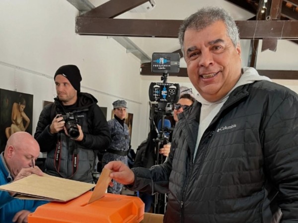 Rodrigo Blás votó en Punta del Este e invitó a la ciudadanía a ejercer su derecho