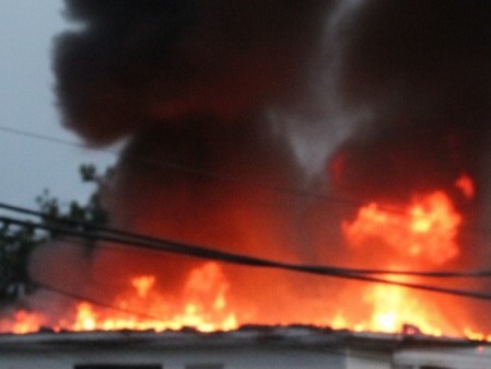 Voraz incendio tomó...