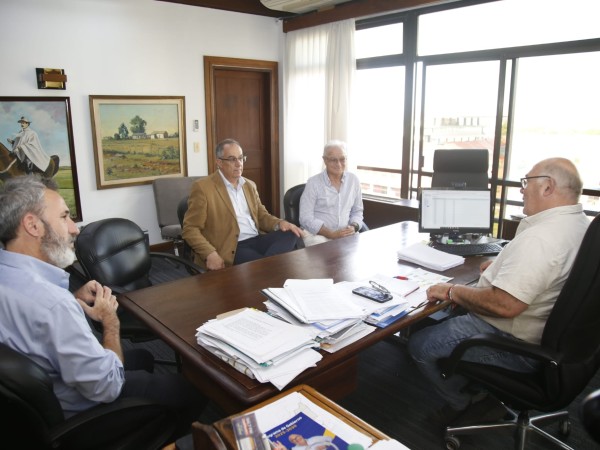 Intendencia y MEC an...