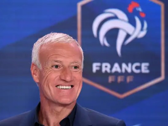 Deschamps no dirigirá el próximo partido de Francia debido al fallecimiento de su madre