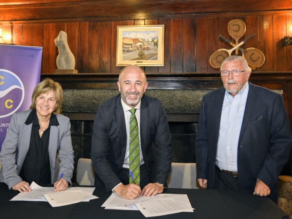 Se realizó la firma del contrato de concesión entre el Ministerio de Turismo y Cantegril Country Club