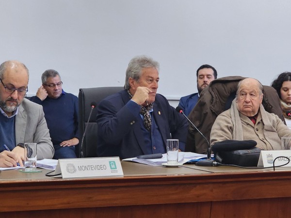 Congreso de Intendentes aprobó Permiso Único Nacional de Conducir por Puntos: Antía propuso quita de puntos por ruidos molestos