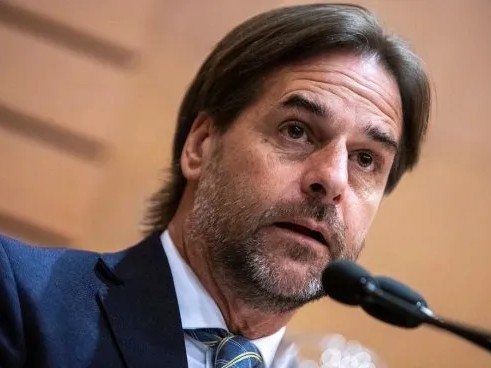 Lacalle Pou viajará a Argentina para participar en el 30º aniversario del atentado a la AMIA