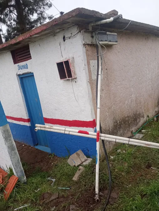 Nuevo hurto en la cancha del Club Barrio Rivera 33: robaron más de 50 metros de cableado y la dejaron sin luz