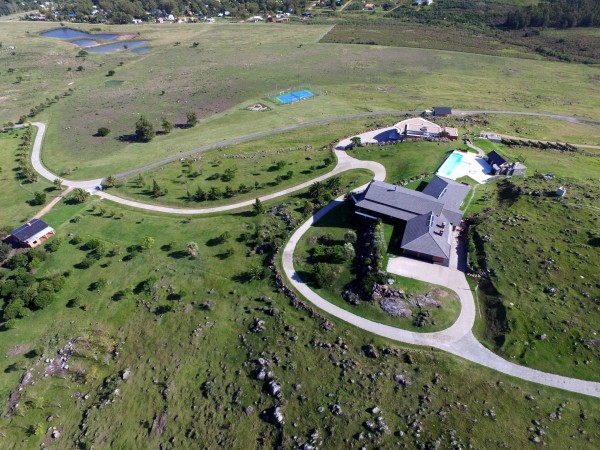 Jueza ordenó a Balcedo y Fiege entregar 25 hectáreas de su predio en Playa Verde a la hija del presidente de Liverpool