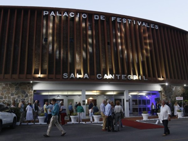 Más de 40 películas...