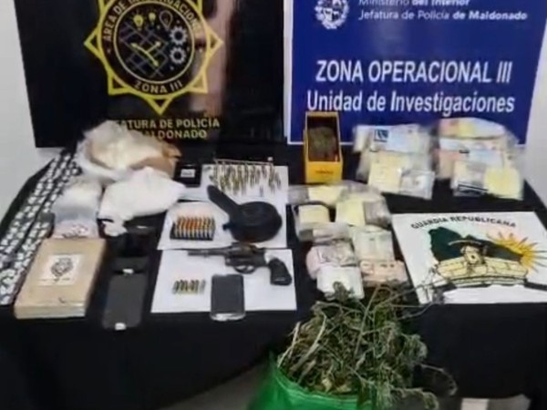 Tres hombres y dos m...