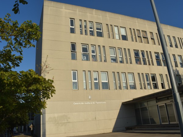 Caso escribanos De León, Nieves y Secco: abogados de acusados plantean “injusticia” con sus defendidos