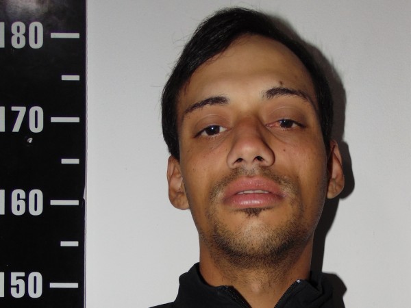 Robó un automóvil, lo abandonó y meses después fue detenido mientras robaba en un supermercado