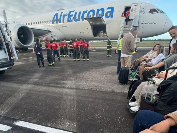 Vuelo con turbulencias y posterior internación en Natal; una pasajera fernandina contó cómo fue su experiencia y la de su mamá