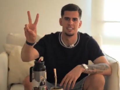 El futbolista Randall Rodríguez realizó spot apoyando la candidatura de Abella