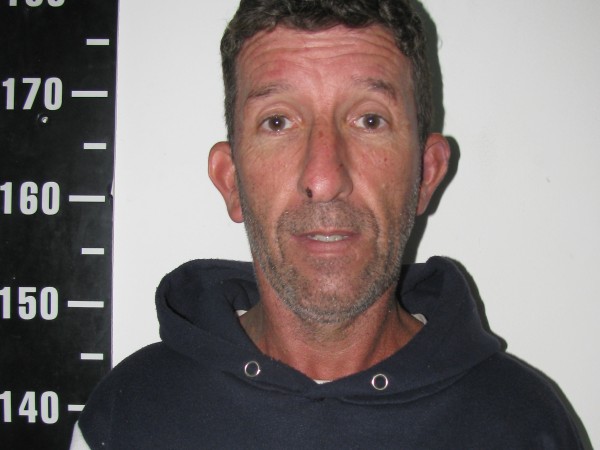 Robó un auto, no aca...