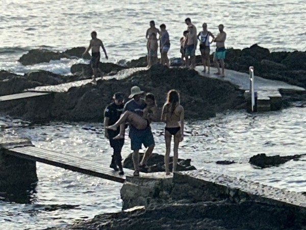 Niña rescatada por un percance en "Las Mesitas" en Punta del Este