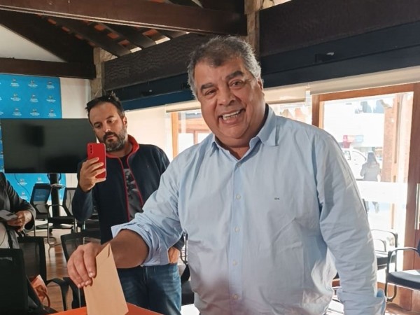 Votó Rodrigo Blás: “Agradecido y orgulloso de la militancia”