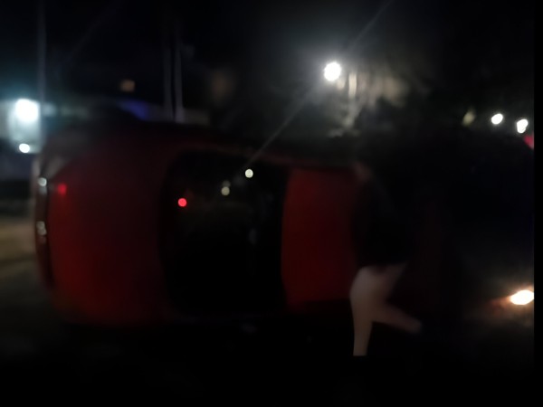 Choque entre auto y camioneta fue el único siniestro de tránsito en la Noche de la Nostalgia; mirá donde ocurrió