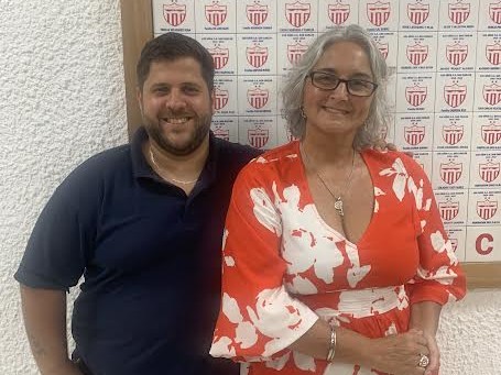 Empleados de institu...