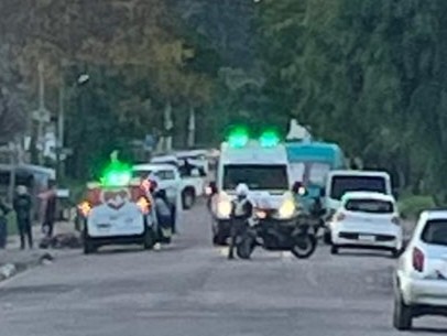 Choque entre auto y moto dejó a una mujer y a un niño lesionados