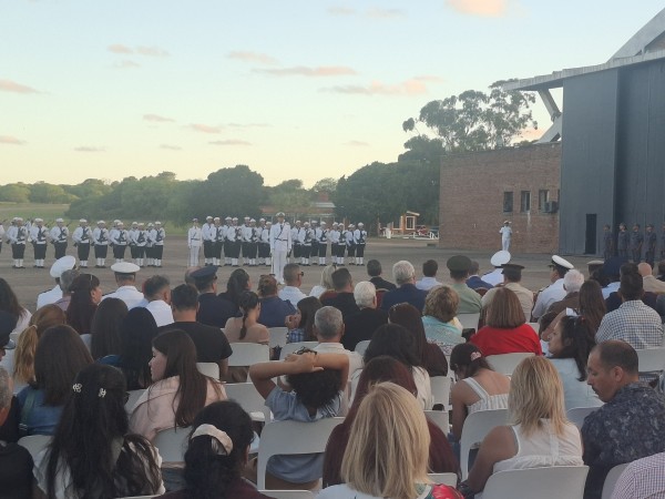 La Aviación Naval cu...