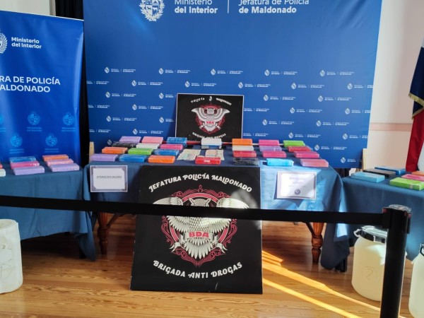 Incautaron más de 50...