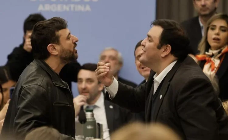 Peleas en el Congres...