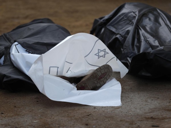 Los horrores que encontraron los forenses israelíes que buscan identificar a los muertos en el asalto de Hamas