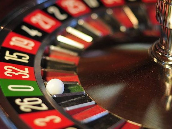 Encuentros de Jugadores Anónimos en Maldonado: ¿cuáles son las señales de alerta de la ludopatía?