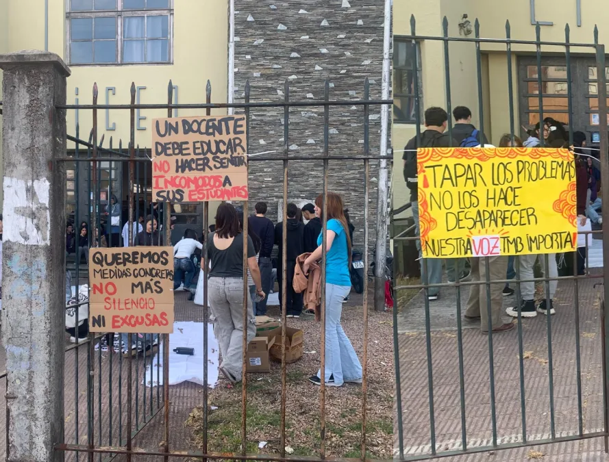 Estudiantes de Liceo...