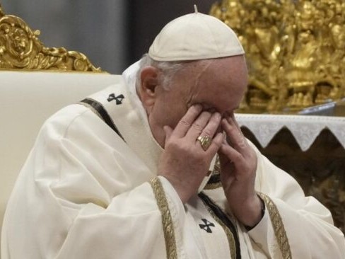 El Vaticano asegura que el papa Francisco se encuentra en "condición crítica" tras sufrir una crisis respiratoria asmática