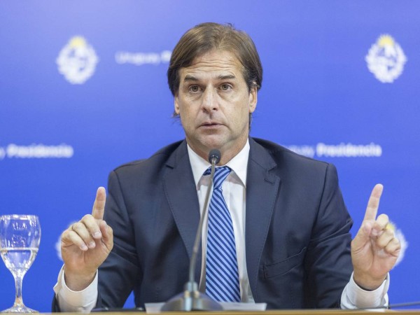 "Misa de sanación" y "limpieza"; las propuestas de mentalista para que Lacalle Pou retire las malas vibras de su gestión presidencial
