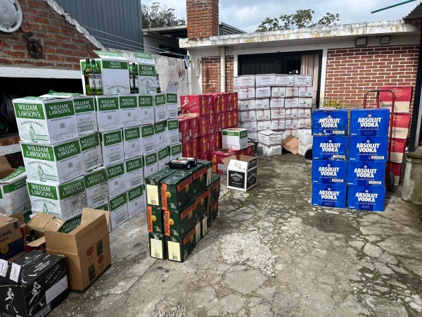 Incautan 800 kilos de cebolla y más de 5.000 bebidas alcohólicas por un valor de 5 millones de pesos