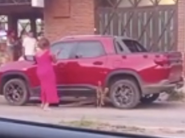 Una mujer destrozó e...