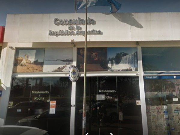 Exfuncionaria del Consulado Argentino en Maldonado demandó a la cancillería por 65 mil dólares
