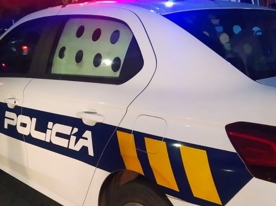 Un hombre sorprendió a una mujer robándole la garrafa del interior de su casa