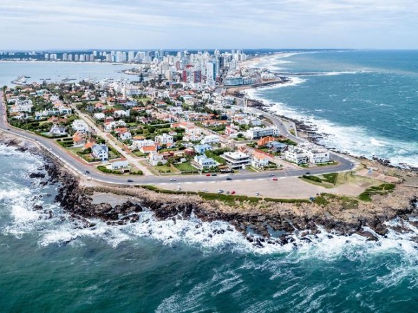 Cuál es la empresa argentina que pretende construir un puerto de cruceros en Punta del Este