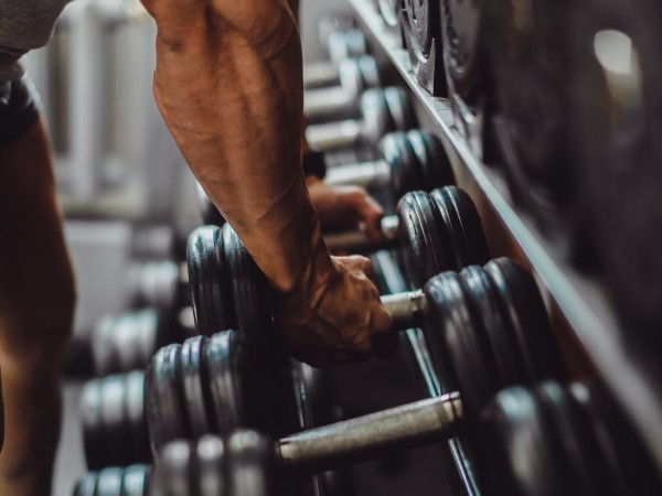 Profesor Cuevas sobre los anabolizantes: “En los gimnasios el consumo es increíble, porque muchos jóvenes quieren aumentar su masa muscular en poco tiempo”